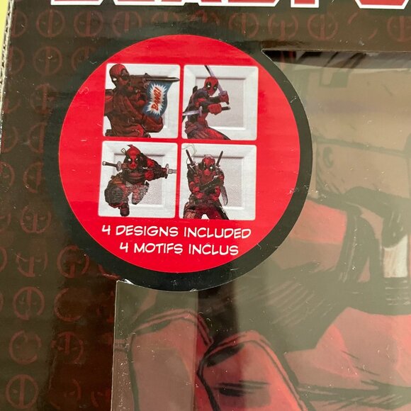 Deadpool plate set with 4 different designs - Picture 4 of 8
